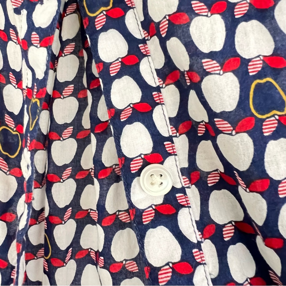 Caslon 100% Cotton Apple Print Button-down shirt. Women’s Size M.